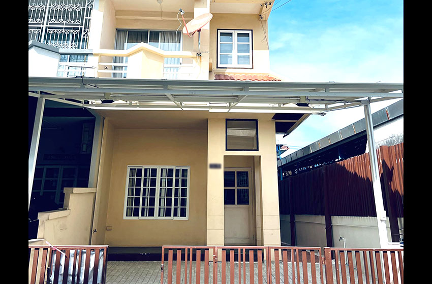 Townhouse in Sukhumvit 